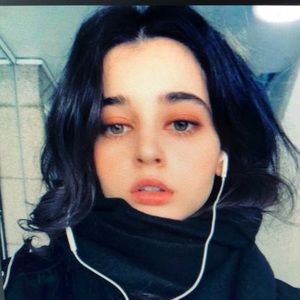 Meet your Posher, Abigail